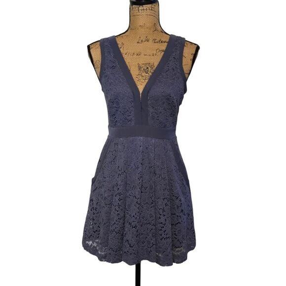 Free People Lovely in Lace Mini Dress Sz X-Small Gray-Blue - Picture 1 of 12